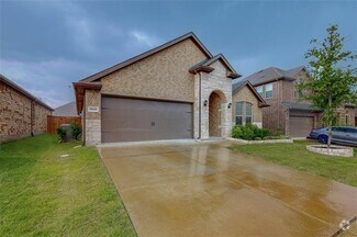 Building Photo - 949 Royal Ln