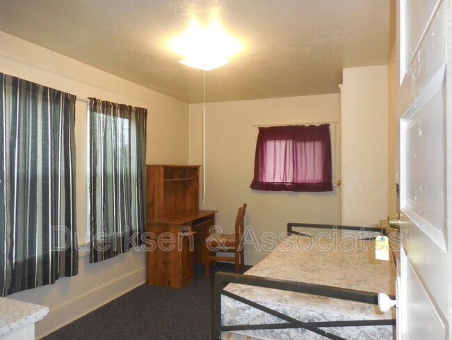 Foto del edificio - 242 NW 15th St