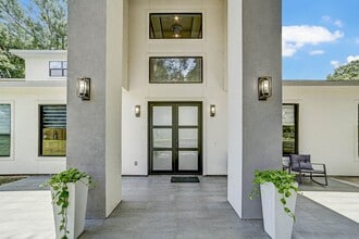 Building Photo - 26511 Meadow Ln