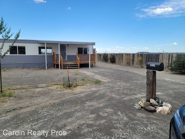 Building Photo - 2 br, 1 bath House - 490 Reno HWY