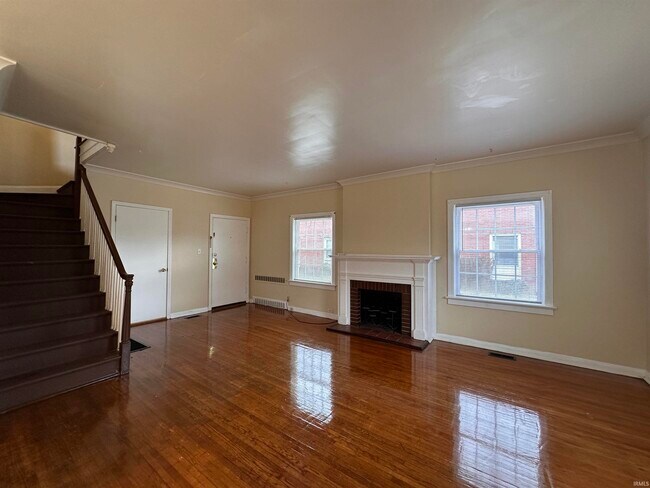 Building Photo - 905 Lincoln Ave