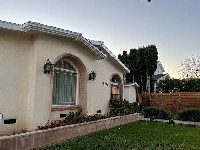 Building Photo - 2735 Overland Ave