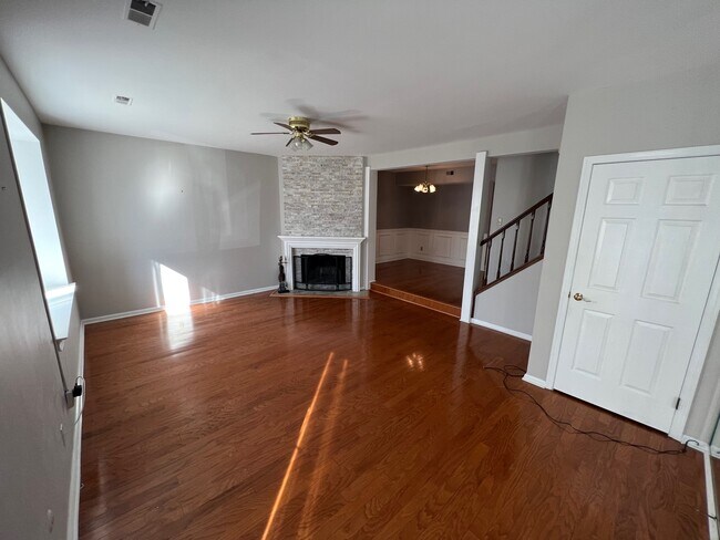 Building Photo - 363 Milford Ct