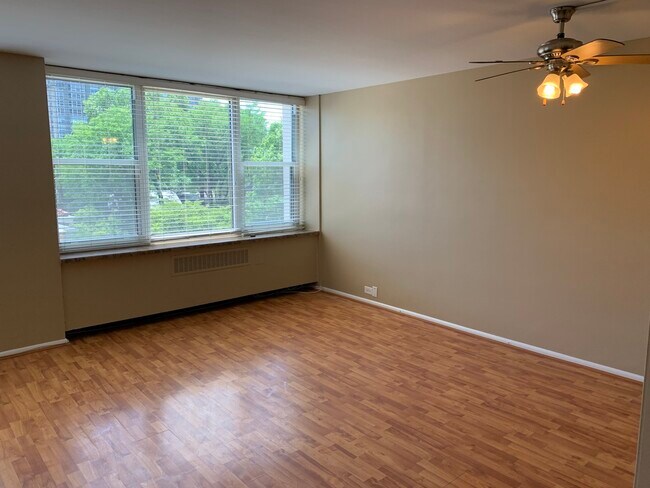 Building Photo - 4250 N Marine Dr