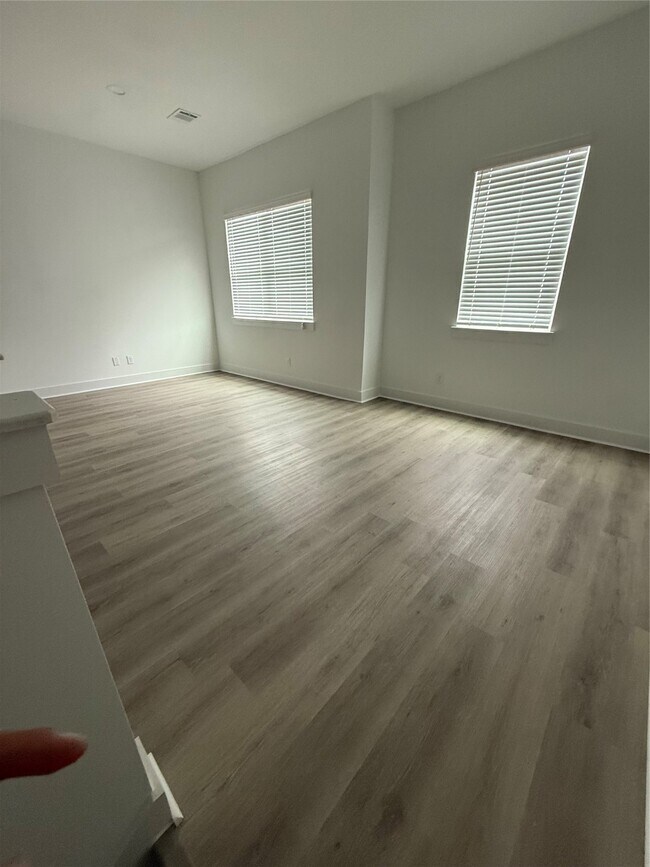 Building Photo - 3238 Frying Pan Place