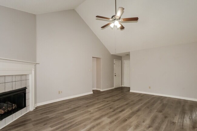 Building Photo - 6888 Skylar Mill Ave