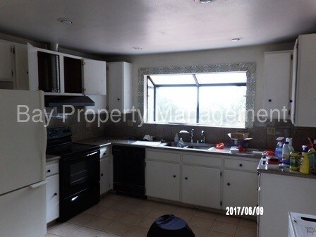 Foto del edificio - 745 Paradise Rd