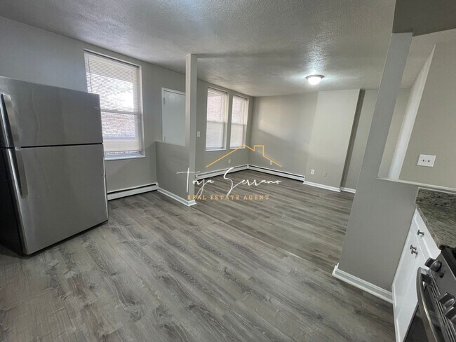 Building Photo - 65 Shawmut St