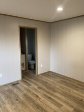 Building Photo - 6621 W Ridge Rd