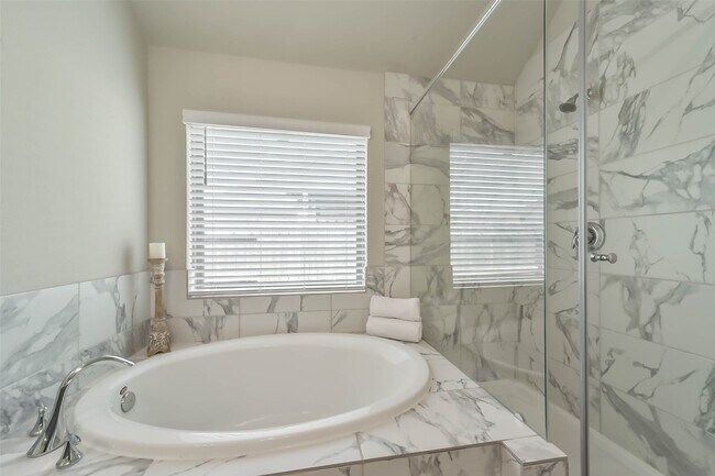 Foto del edificio - 4920 Arbor Crest Ln