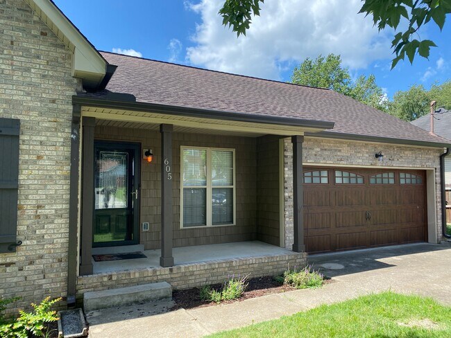 Foto del edificio - 605 Ellis Ct