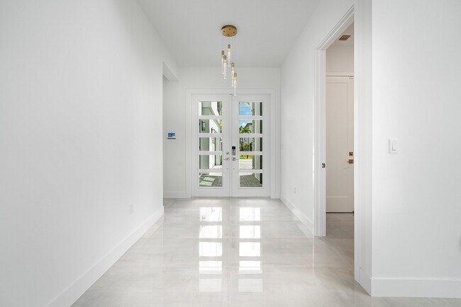 Foto del edificio - 8561 Crystal Downs Ave