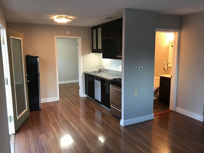 Foto del edificio - 1006 Randolph Ave