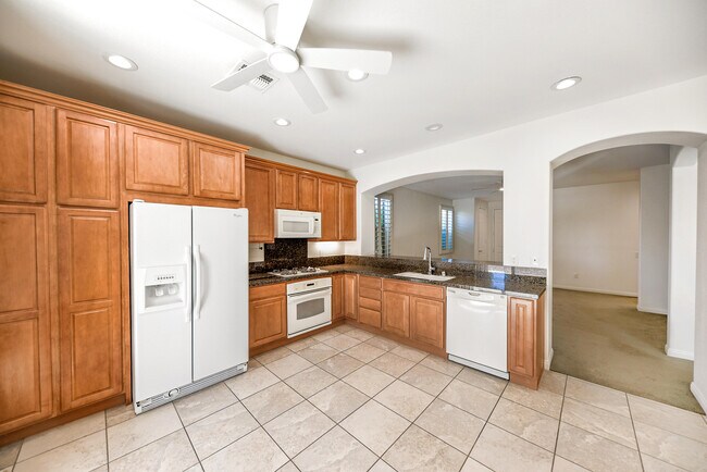 Building Photo - 41480 Via Arleta