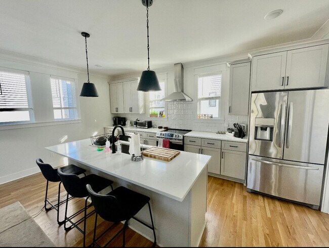 Foto del edificio - **HIGH-END EAST NASHVILLE HOME IN A 32-HOM...