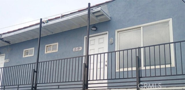 Foto del edificio - 1319 W 92nd St