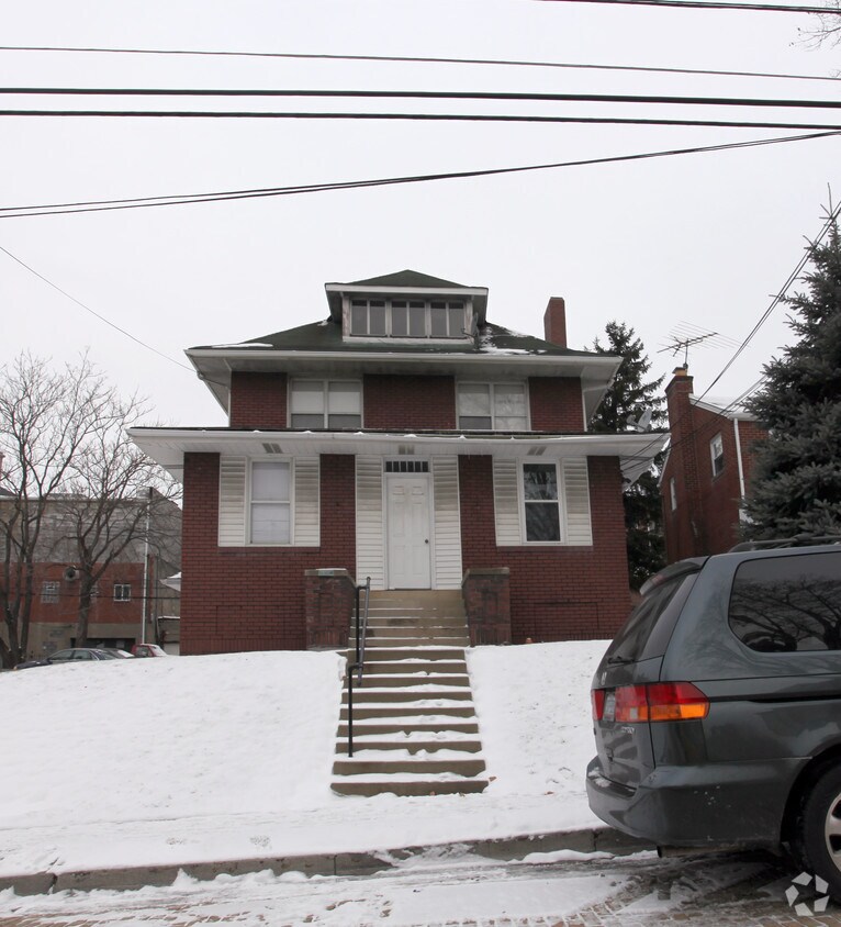 Foto del edificio - 3230 Wainbell Ave
