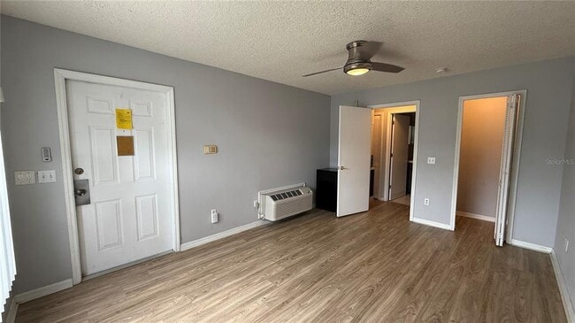 Building Photo - 120 Coco Plum Dr