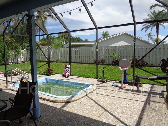 Foto del edificio - 6990 NW 23rd St