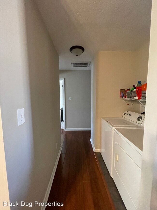 Foto del edificio - 4 br, 2 bath House - 1423 Hillcrest Drive