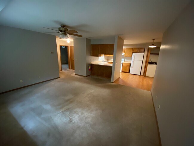 Building Photo - 916 Monroe St