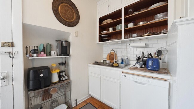 Foto del edificio - 4617 N Rockwell St