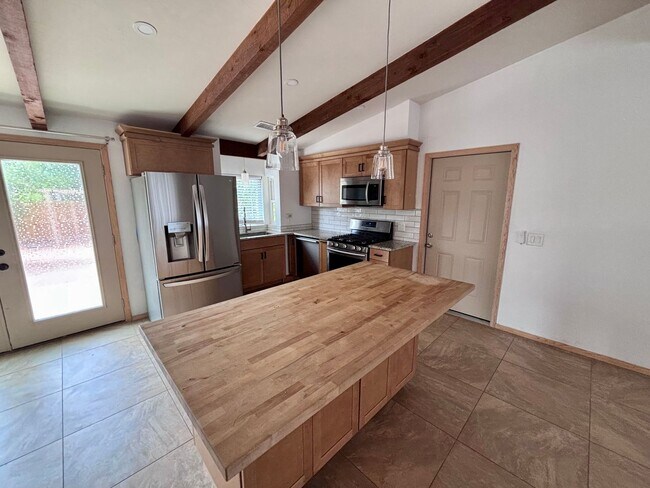 Building Photo - 50 Horse Canyon Dr