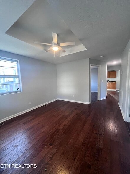 Foto del edificio - 614 Midlake Dr NE