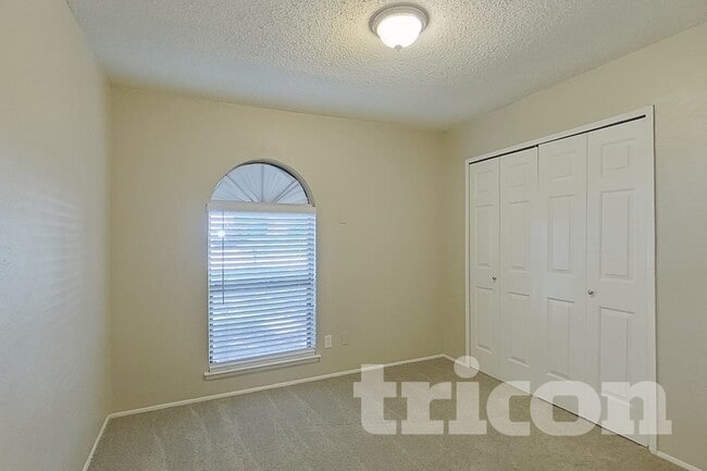 Building Photo - 1610 Pilot Way