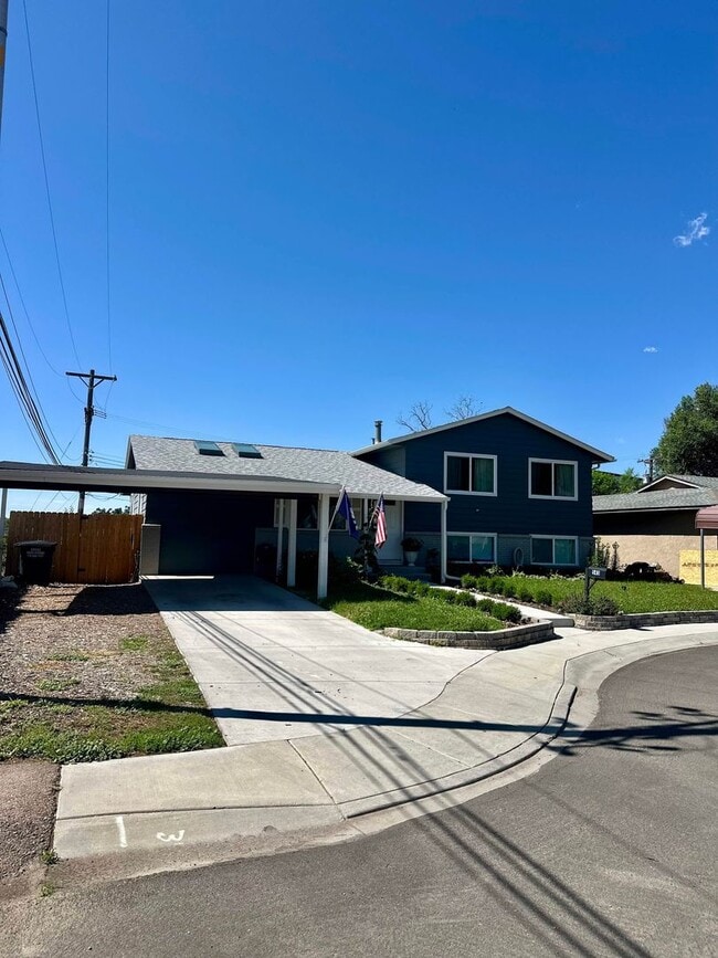 Building Photo - Charming 4 Bedroom Home w/ A/C in Security