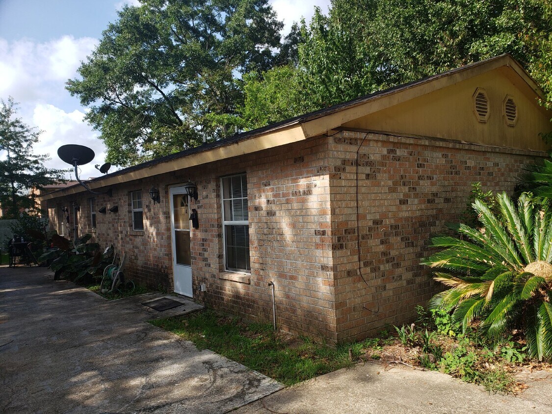 Primary Photo - 114 Webb B Lafayette, LA