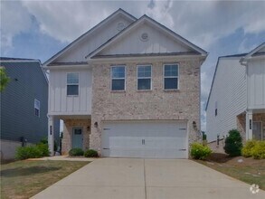 Building Photo - 2977 McKenzie Dr