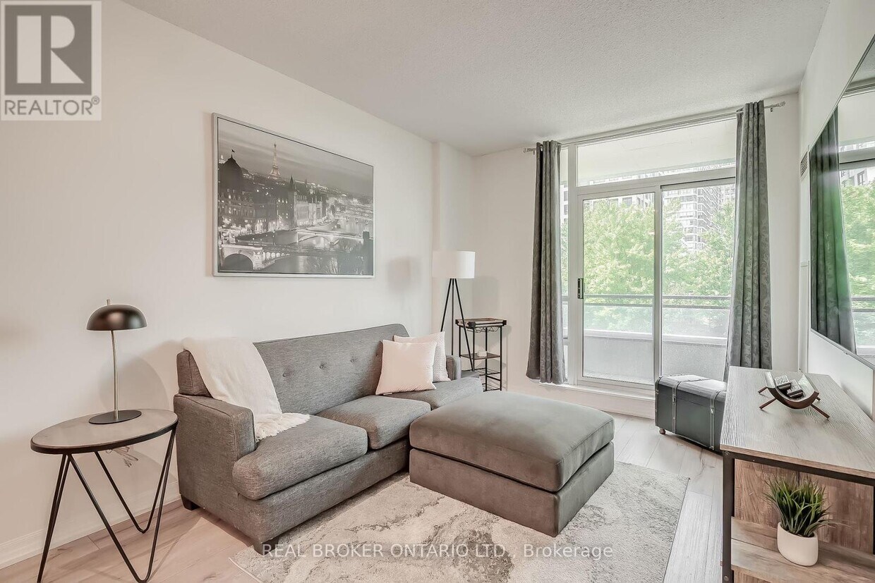 Primary Photo - 3515-3515 Kariya Dr