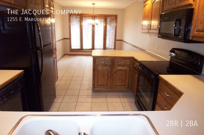 Building Photo - Very Nice Patio Home, 2 Bedroom 2 Bath wit...