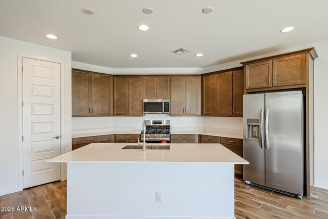 Building Photo - 7591 W Honeysuckle Dr