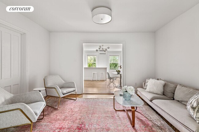 Foto del edificio - 228 Clinton St