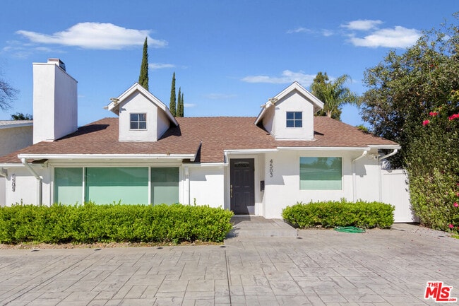 Building Photo - 4503 Vesper Ave