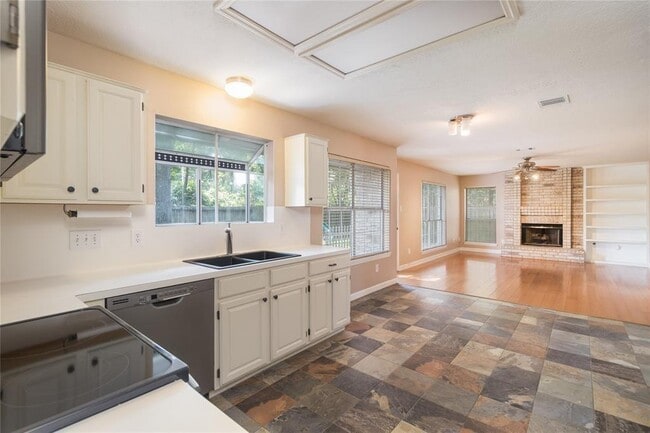 Building Photo - 5215 Heathervale Ct