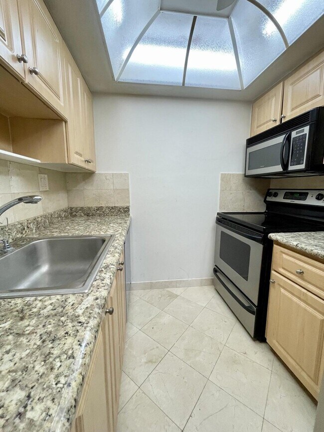 Foto del edificio - 5520 N Ocean Blvd