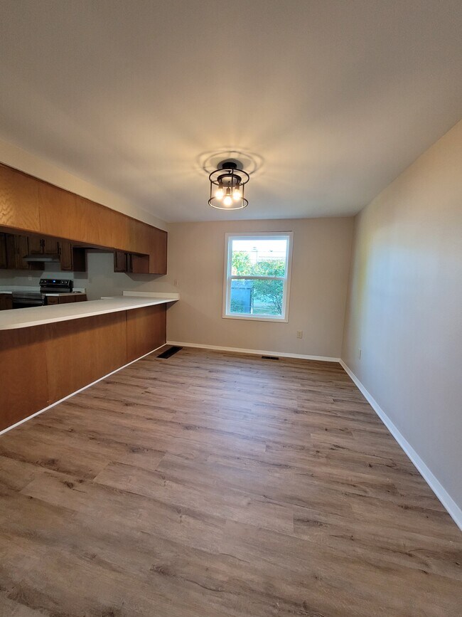 Foto del edificio - 3192 Kingswood Dr