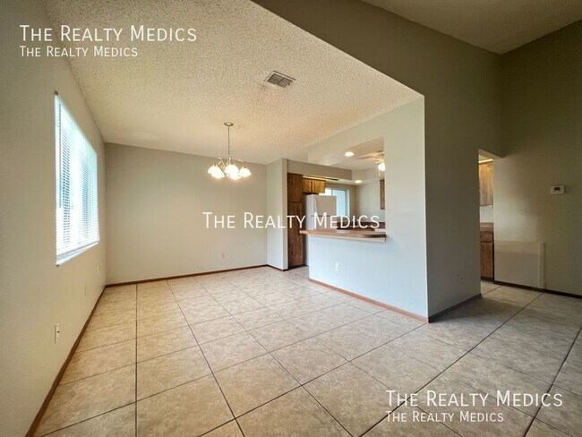 Foto del edificio - Ideal Location in Vista Villas! 3B/2B