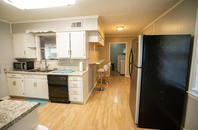 Foto del edificio - 1102 Whitaker Cove
