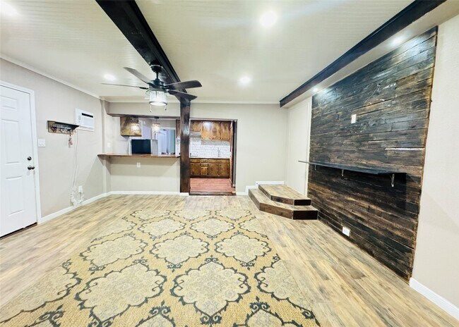Foto del edificio - 403 Clear Lake Rd