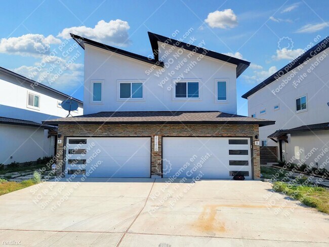 Foto del edificio - 3 br, 2.5 bath Duplex - 21210 Portsmouth C...