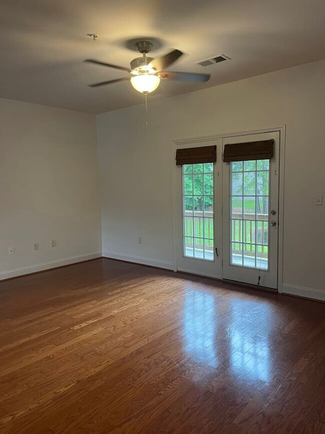 Foto del edificio - Available now. 3BR/3.5 BA Townhome in Ashl...