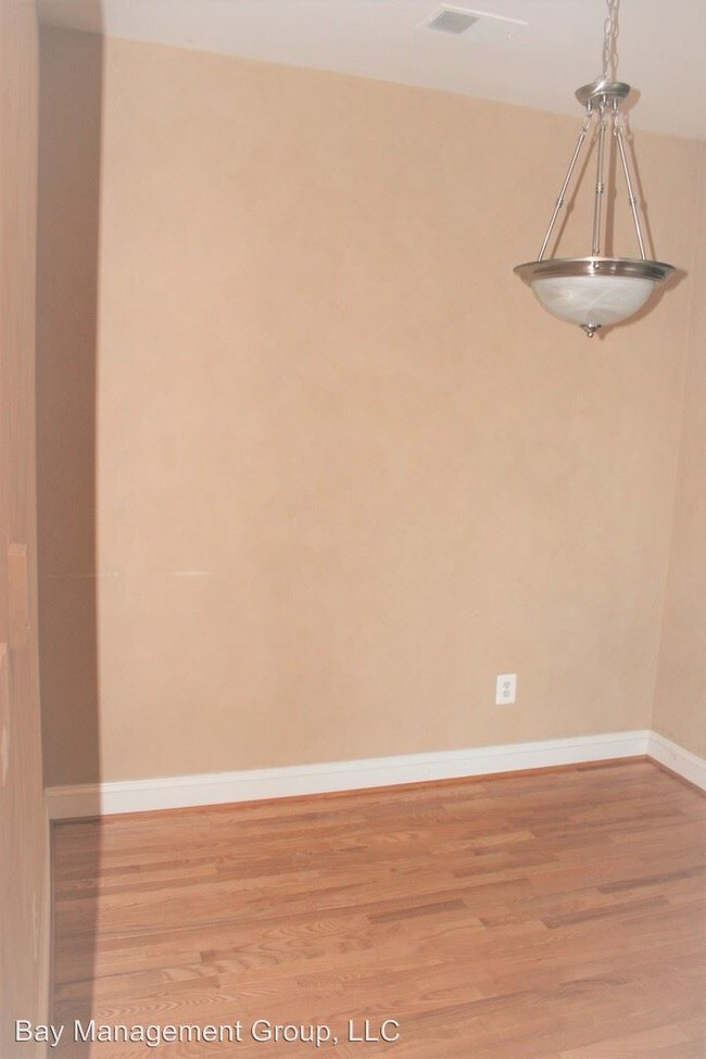 Building Photo - 2706 Gresham Way