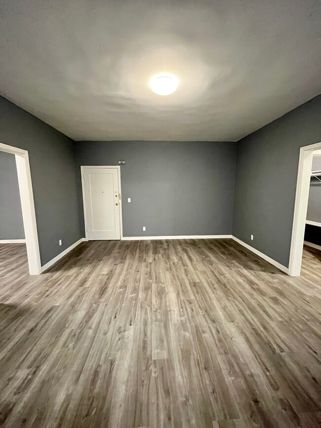 Photo - 1140 E Elk Ave Apartment