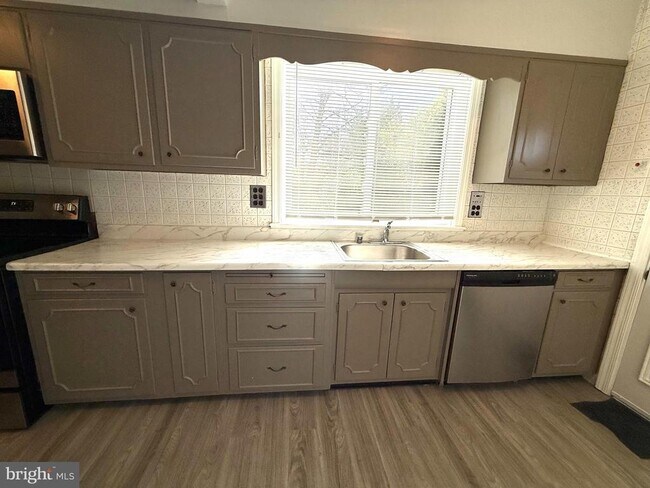 Foto del edificio - 8356 Baltimore National Pike