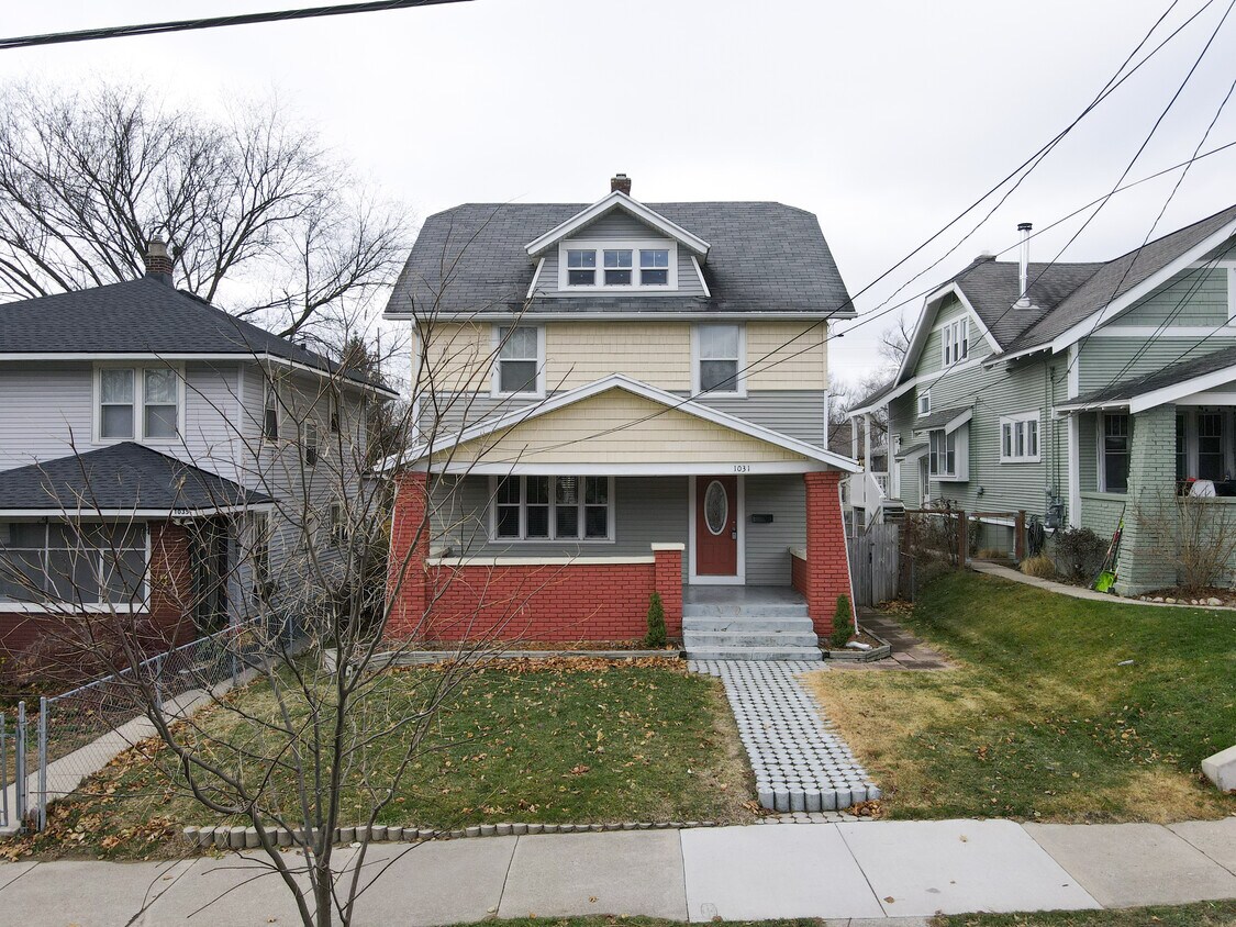 1031 Benjamin Ave SE, Grand Rapids, MI 49506 House Rental in Grand