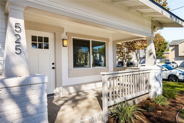 Building Photo - 525 E Adele St